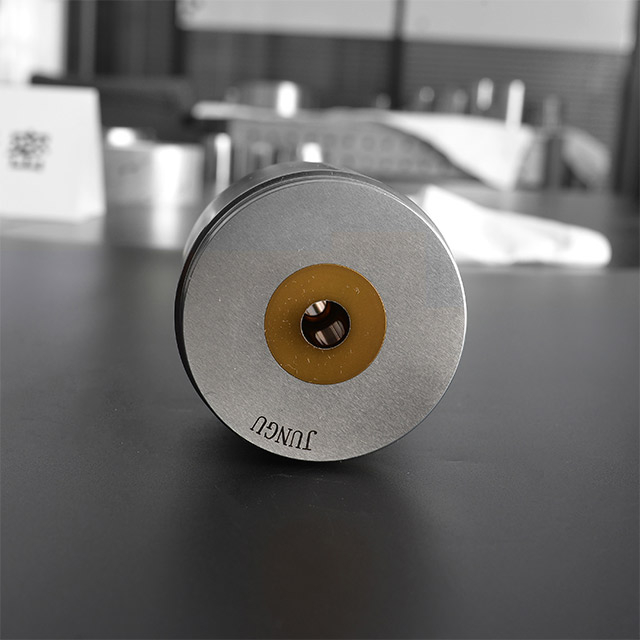 Hochpr&auml;ziser Metall-Matrizenbolzen f&uuml;r Hartmetall