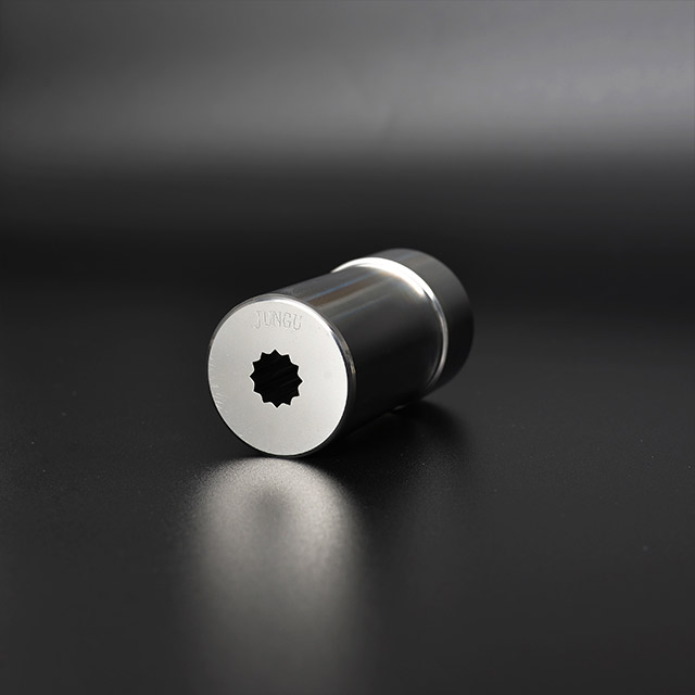 Y&uuml;ksek Temizlikte Karb&uuml;r Kalıp Cıvata Kalıbı 