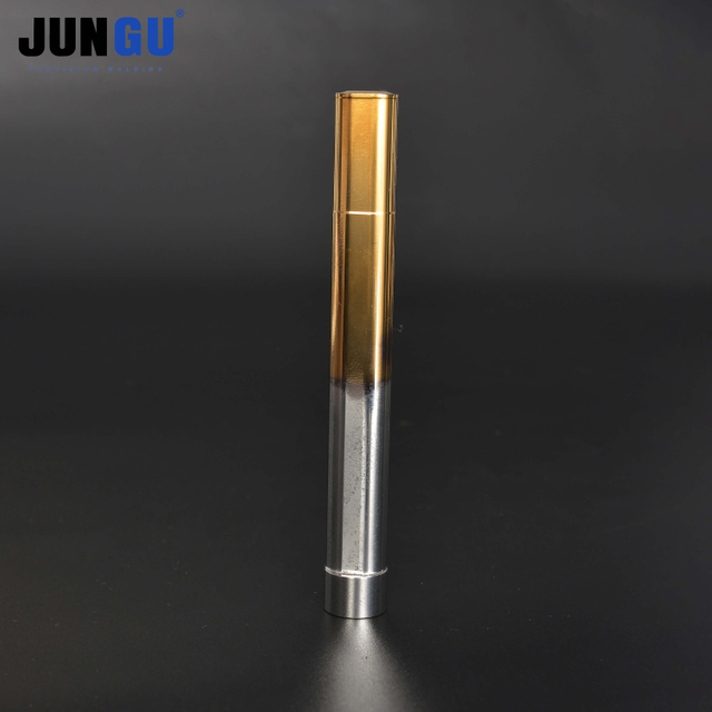 Strumenti per forgiare punzoni in ottone a lunga durata